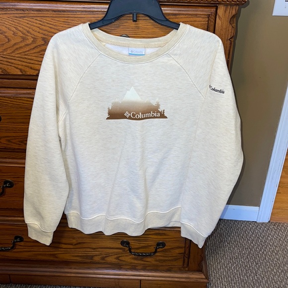 Columbia Tops - Size large